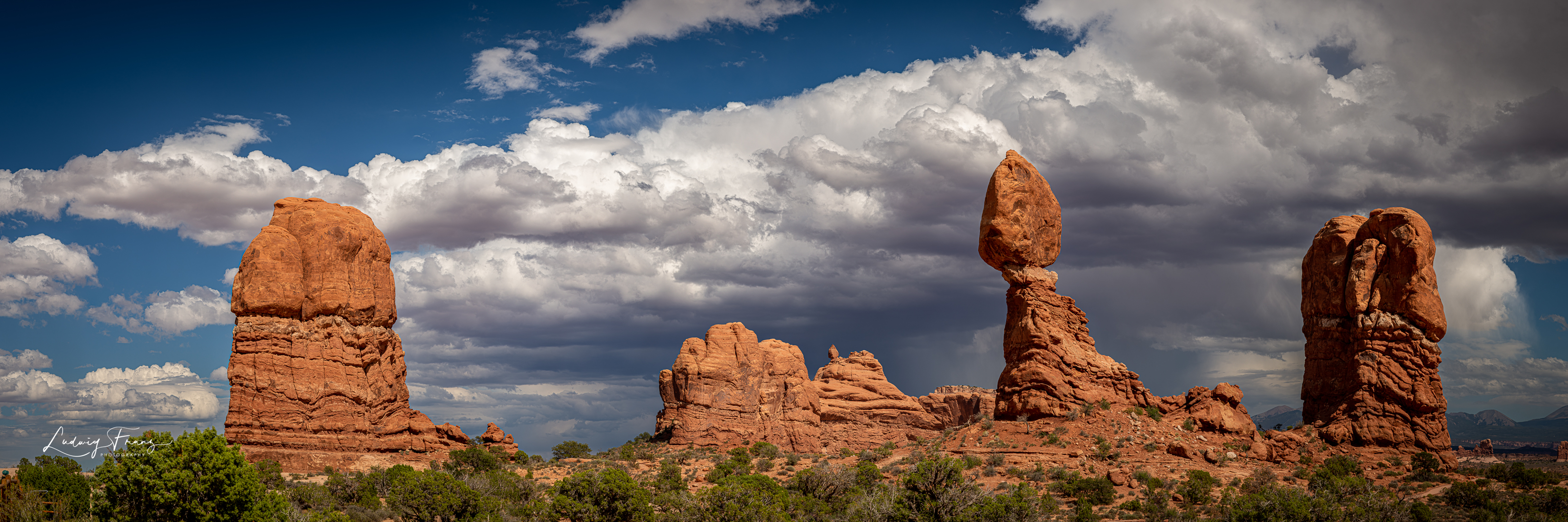 Arches National Park - Balanced Rock 01 © L.Franz 2013