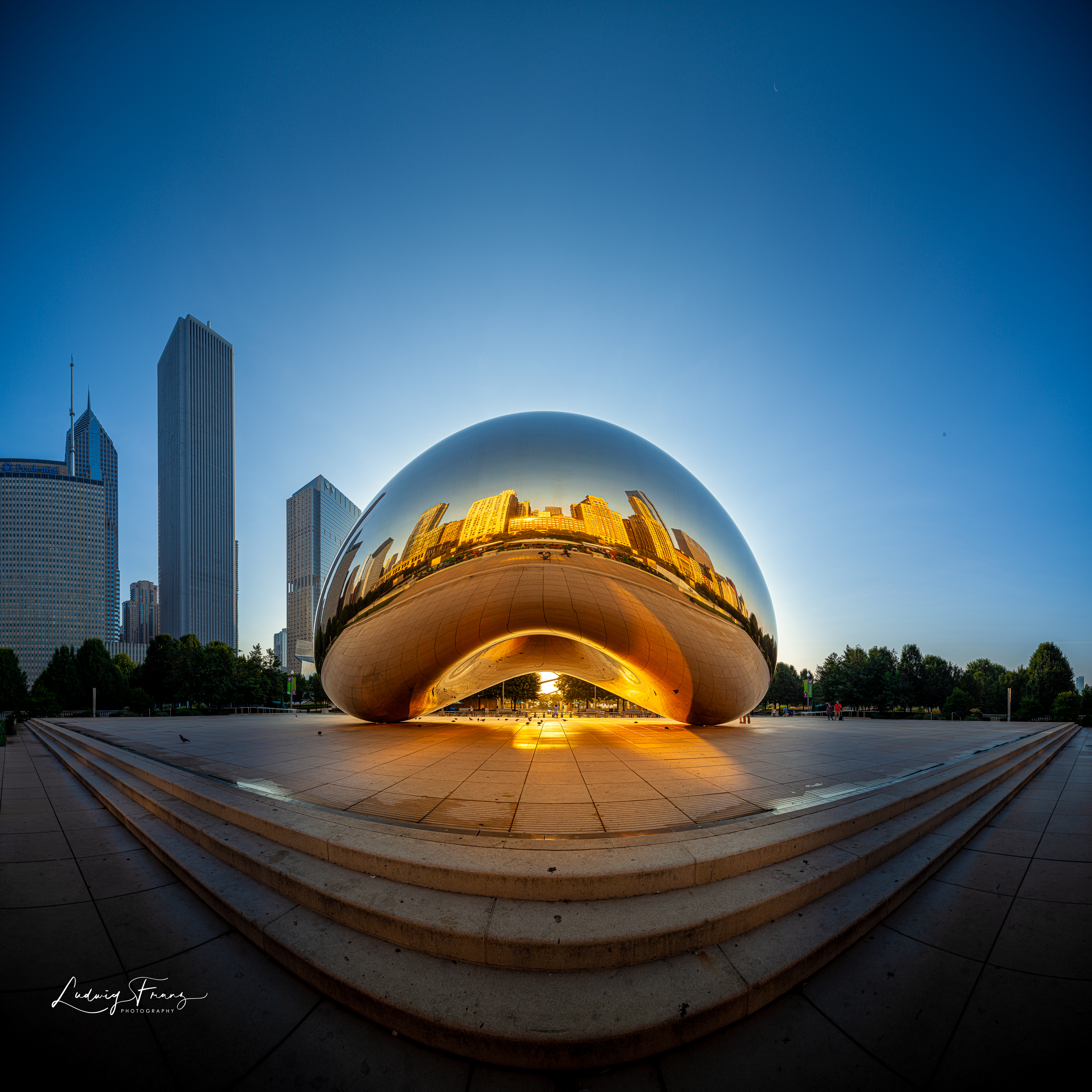 Cloud Gate Panorama 04© L.Franz 2008