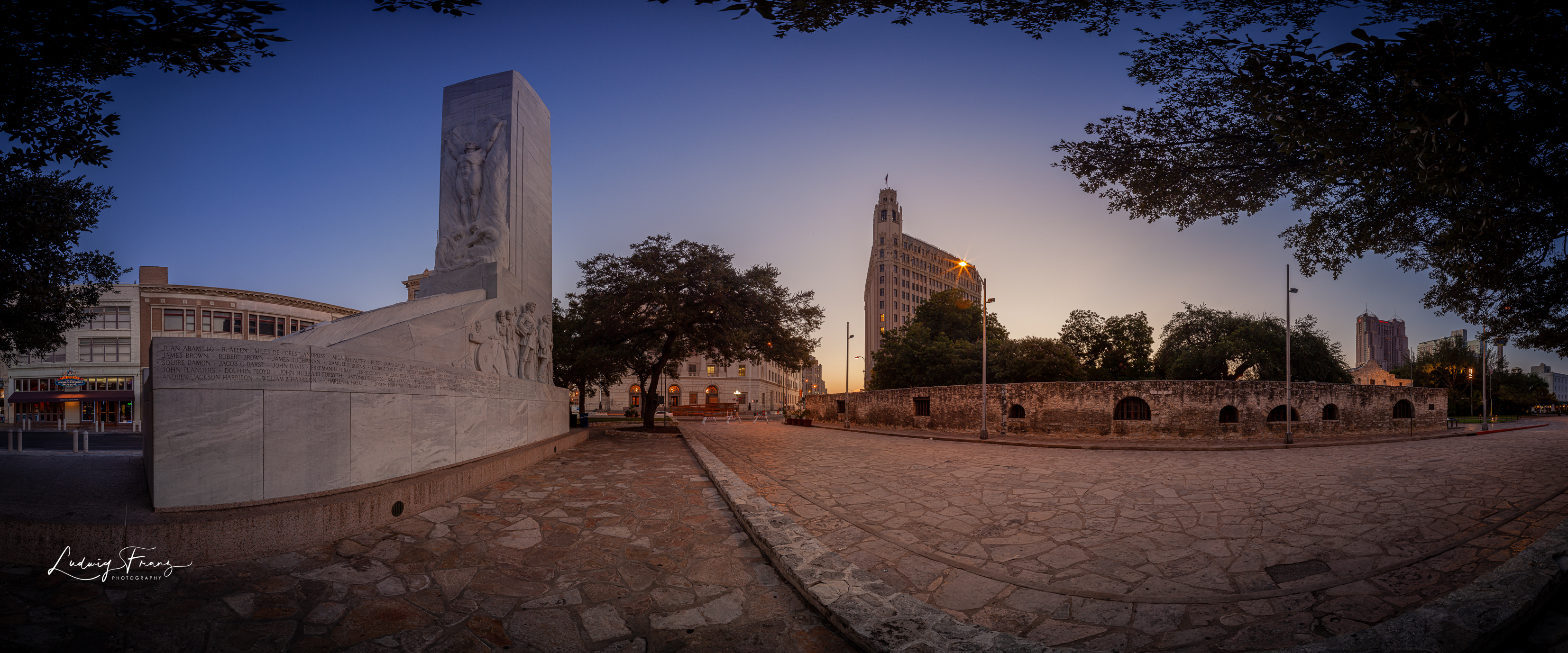 Alamo Memorial Panorama 01 © L.Franz 2011